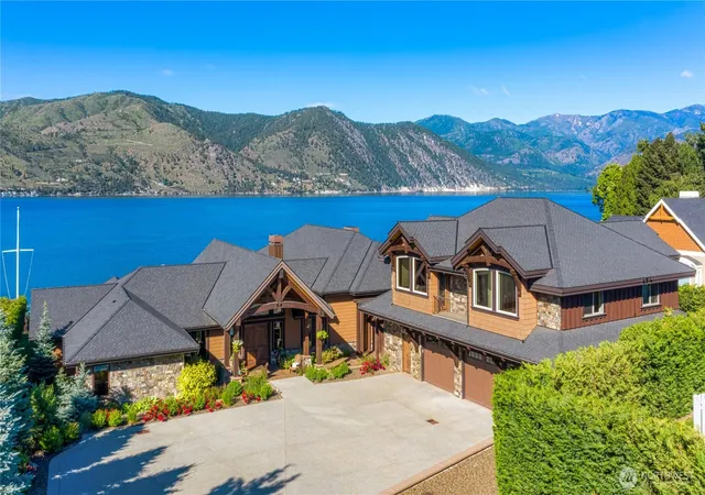 Photo 4 of Single family home for sale at 17 & 21 Moonlight Bay Ln, Chelan, WA 98816 | MLS# NWM2558714 | Listing updated on 2026-09-23