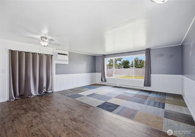 Photo 4 of Sale Pending at 410 Loring Dr, Moses Lake, WA 98837 | MLS# NWM2558735 | Listing updated on 2026-09-28