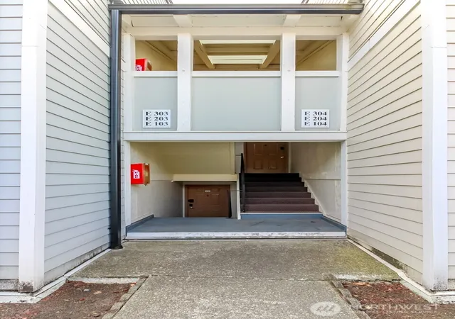 Photo 3 of Sale Pending at 15280 Macadam Rd S #E104, Tukwila, WA 98188 | MLS# NWM2558736 | Listing updated on 2026-09-19