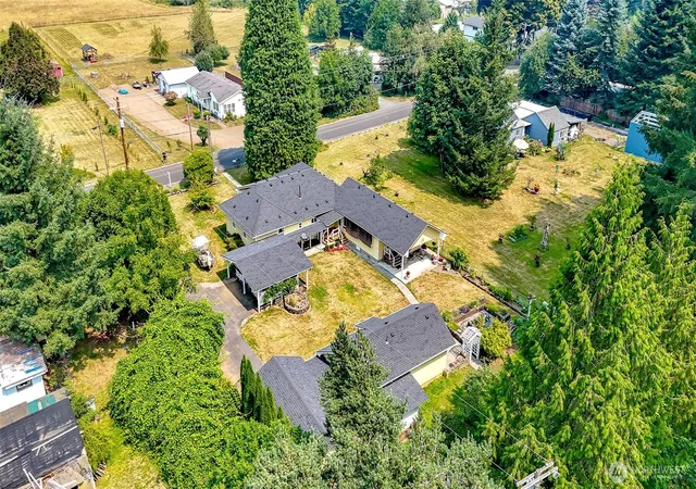 Photo 3 of Single family home for sale at 137 Damron Rd, Mossyrock, WA 98564 | MLS# NWM2558751 | Listing updated on 2026-09-28
