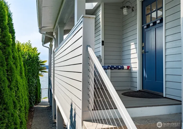 Photo 3 of Single family home for sale at 30201 33rd Avenue Sw, Federal Way, WA 98023 | MLS# NWM2558768 | Listing updated on 2026-09-30