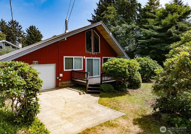 Photo 1 of Single family home for sale at 32216 R Pl, Ocean Park, WA 98640 | MLS# NWM2558769 | Listing updated on 2026-09-28