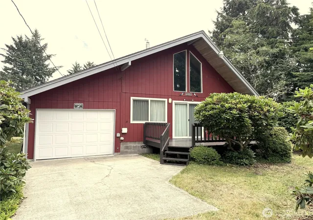 Photo 2 of Single family home for sale at 32216 R Pl, Ocean Park, WA 98640 | MLS# NWM2558769 | Listing updated on 2026-09-28