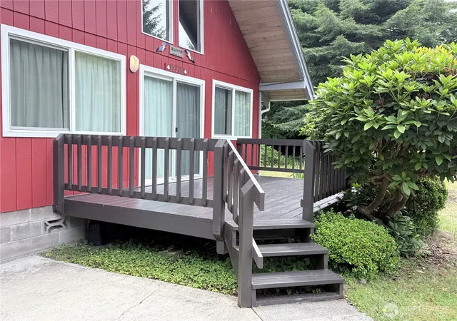 Photo 3 of Single family home for sale at 32216 R Pl, Ocean Park, WA 98640 | MLS# NWM2558769 | Listing updated on 2026-09-28