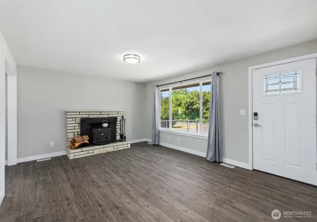 Photo 2 of Sale Pending at 422 167th Street S, Spanaway, WA 98387 | MLS# NWM2558847 | Listing updated on 2026-09-25
