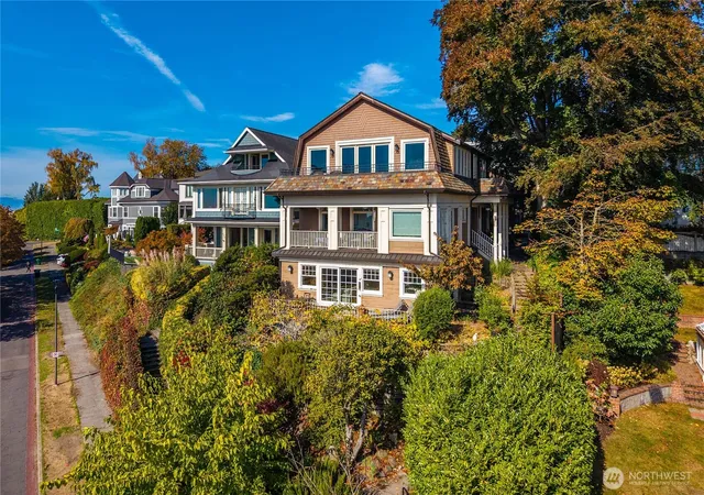 Photo 2 of Mansion for sale at 604 W Kinnear Pl, Seattle, WA 98119 | MLS# NWM2558857 | Listing updated on 2026-10-11
