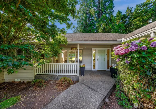 Photo 1 of Single family home for sale at 4705 Desmond St, Bellingham, WA 98229 | MLS# NWM2558882 | Listing updated on 2026-10-27