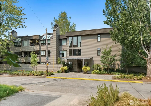 Photo 3 of Condo for sale at 6300 Sand Point Way Ne #306, Seattle, WA 98115 | MLS# NWM2558888 | Listing updated on 2026-09-21