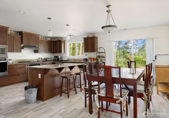 Photo 4 of Single family home for sale at 1012 Star Flower Rd, Oak Harbor, WA 98277 | MLS# NWM2558891 | Listing updated on 2026-09-23