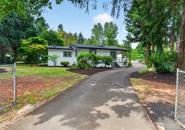 Photo 3 of Manufactured home for sale at 15917 Agate St SE, Yelm, WA 98597 | MLS# NWM2558893 | Listing updated on 2026-09-23
