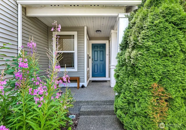 Photo 3 of Single family home for sale at 4663 Glacier St, Mount Vernon, WA 98273 | MLS# NWM2558895 | Listing updated on 2026-09-23