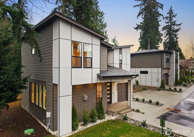 Photo 3 of Single family home for sale at 5010 114th Avenue Ne, Kirkland, WA 98033 | MLS# NWM2558902 | Listing updated on 2026-09-26
