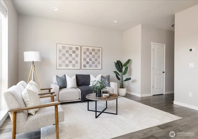 Photo 4 of Townhouse for sale at 360 SW Ballast Way, Oak Harbor, WA 98277 | MLS# NWM2558917 | Listing updated on 2026-09-23