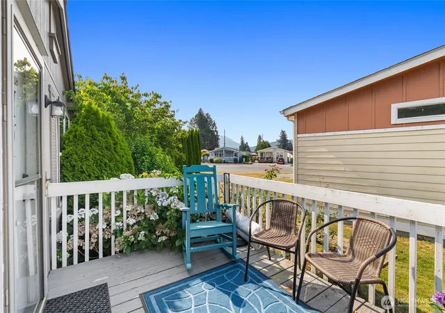 Photo 3 of Manufactured home for sale at 905 Carriage Ct #14, Sedro Woolley, WA 98284 | MLS# NWM2558946 | Listing updated on 2026-09-23