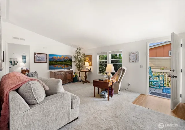Photo 3 of Manufactured home for sale at 905 Carriage Ct #14, Sedro Woolley, WA 98284 | MLS# NWM2558946 | Listing updated on 2026-09-23