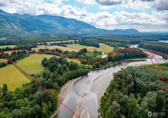 Photo 3 of Sale Pending at 30825 Walberg Rd, Sedro Woolley, WA 98284 | MLS# NWM2558951 | Listing updated on 2026-08-21