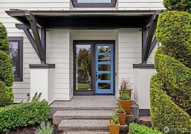 Photo 2 of Single family home for sale at 8431 Se 39th Street, Mercer Island, WA 98040 | MLS# NWM2558965 | Listing updated on 2026-09-30