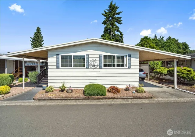 Photo 2 of Manufactured home for sale at 1402 22nd Street Ne #262, Auburn, WA 98002 | MLS# NWM2558977 | Listing updated on 2026-09-23