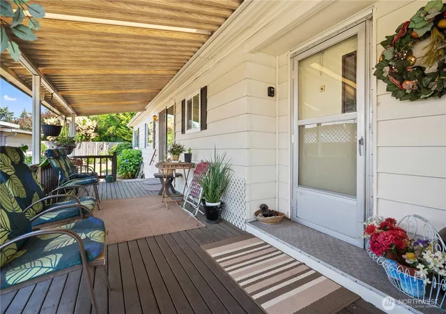 Photo 3 of Manufactured home for sale at 1402 22nd Street Ne #262, Auburn, WA 98002 | MLS# NWM2558977 | Listing updated on 2026-09-23