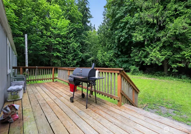 Photo 4 of Manufactured home for sale at 810 SE Totten Shrs Dr, Shelton, WA 98584 | MLS# NWM2558980 | Listing updated on 2026-09-23