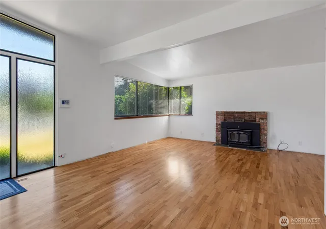 Photo 3 of Single family home for sale at 317 S 208th Street, Des Moines, WA 98198 | MLS# NWM2558996 | Listing updated on 2026-09-23