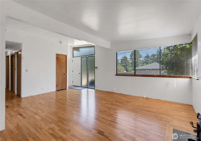 Photo 4 of Single family home for sale at 317 S 208th Street, Des Moines, WA 98198 | MLS# NWM2558996 | Listing updated on 2026-09-23