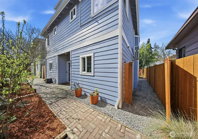 Photo 4 of Townhouse for sale at 8847 9th Avenue SW #A, Seattle, WA 98106 | MLS# NWM2559034 | Listing updated on 2026-09-24