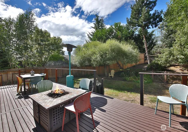 Photo 3 of Single family home for sale at 4876 Breezefair Rd, Freeland, WA 98249 | MLS# NWM2559048 | Listing updated on 2026-09-23