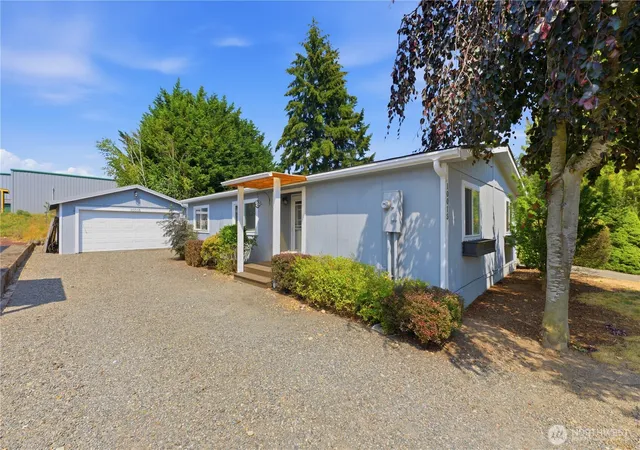 Photo 1 of Manufactured home for sale at 10015 189th Street E, Puyallup, WA 98375 | MLS# NWM2559053 | Listing updated on 2026-10-06