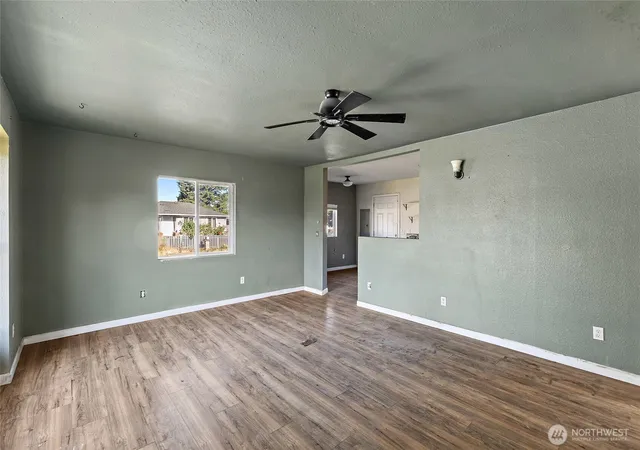 Photo 2 of Single family home for sale at 3176 Florida St, Longview, WA 98632 | MLS# NWM2559066 | Listing updated on 2026-09-22