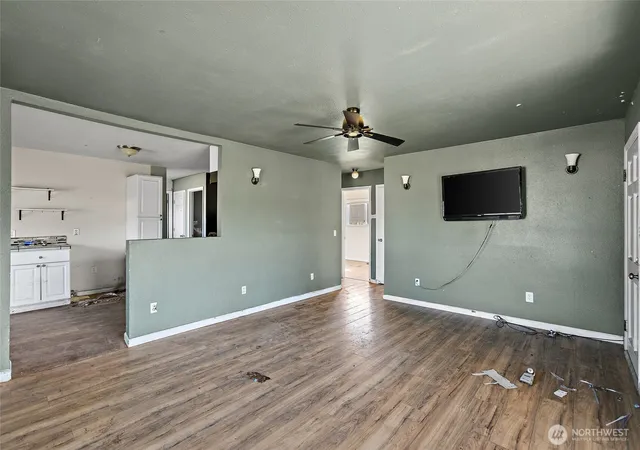 Photo 4 of Single family home for sale at 3176 Florida St, Longview, WA 98632 | MLS# NWM2559066 | Listing updated on 2026-09-22