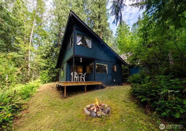 Photo 1 of Single family home for sale at 19059 Glacier Rim Dr, Deming, WA 98244 | MLS# NWM2559073 | Listing updated on 2026-09-23