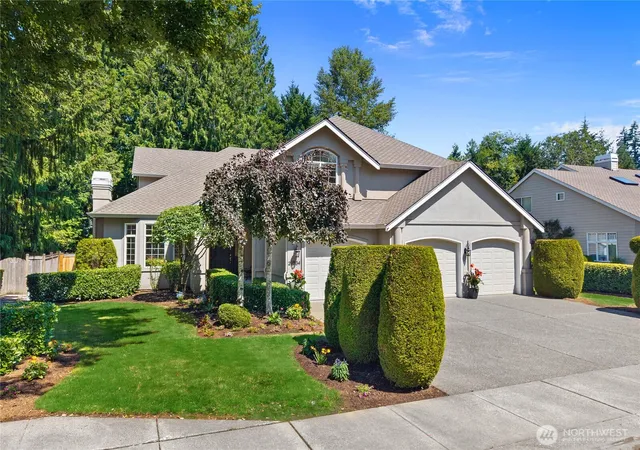Photo 3 of Single family home for sale at 20534 Ne 33rd Court, Sammamish, WA 98074 | MLS# NWM2559087 | Listing updated on 2026-10-03