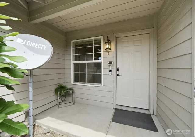 Photo 3 of Townhouse for sale at 9809 132nd Street Ct E #B, Puyallup, WA 98373 | MLS# NWM2559097 | Listing updated on 2026-09-23