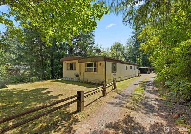 Photo 3 of Manufactured home for sale at 6512 SE Garfield St, Port Orchard, WA 98366 | MLS# NWM2559145 | Listing updated on 2026-09-23