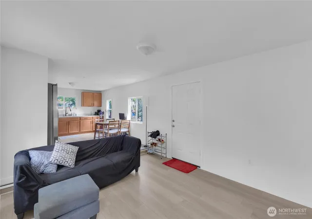 Photo 3 of Manufactured home for sale at 3333 228th Street SE #119, Bothell, WA 98021 | MLS# NWM2559146 | Listing updated on 2026-09-23