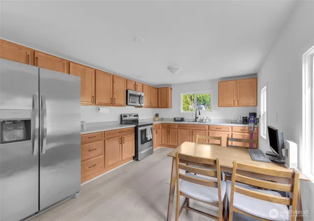 Photo 4 of Manufactured home for sale at 3333 228th Street SE #119, Bothell, WA 98021 | MLS# NWM2559146 | Listing updated on 2026-09-23