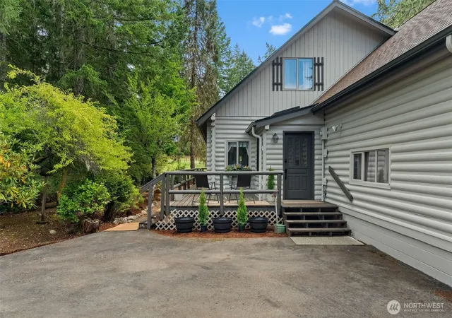 Photo 2 of Single family home for sale at 770 E Country Clb Dr, Union, WA 98592 | MLS# NWM2559167 | Listing updated on 2026-09-23