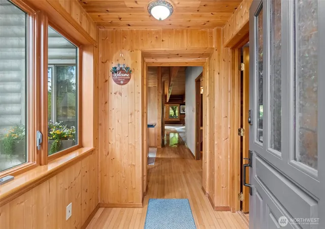 Photo 3 of Single family home for sale at 770 E Country Clb Dr, Union, WA 98592 | MLS# NWM2559167 | Listing updated on 2026-09-23