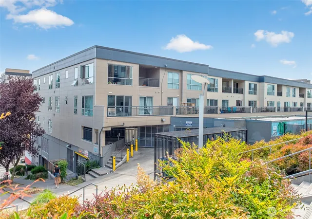 Photo 3 of Condo for sale at 321 10th Avenue S #710, Seattle, WA 98104 | MLS# NWM2559199 | Listing updated on 2026-09-23
