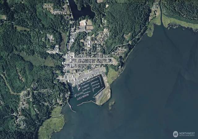 Photo 4 of Land for sale at 805 Lake St SE, Ilwaco, WA 98624 | MLS# NWM2559204 | Listing updated on 2026-09-23
