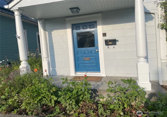 Photo 4 of House for sale at 1416 Humboldt St, Bellingham, WA 98225 | MLS# NWM2559225 | Listing updated on 2026-09-28
