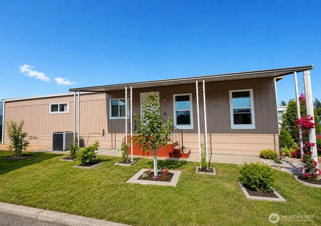 Photo 2 of Sale Pending at 3222 S 183rd Street, Sea Tac, WA 98188 | MLS# NWM2559234 | Listing updated on 2026-09-25