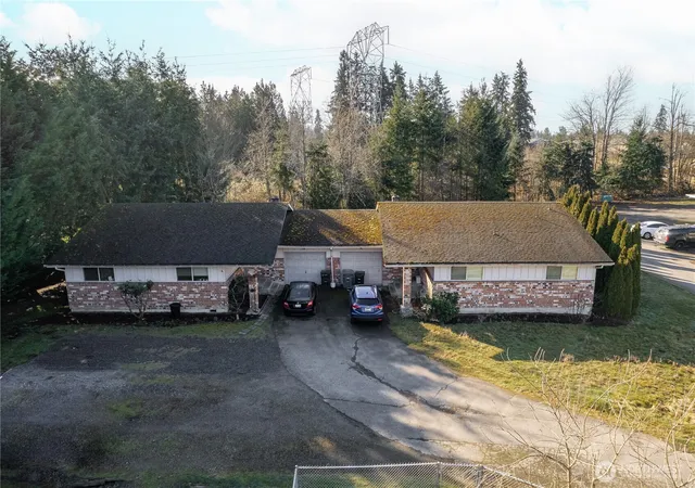 Photo 4 of House for sale at 11211 126th Avenue Ct E, Puyallup, WA 98374 | MLS# NWM2559241 | Listing updated on 2026-10-01