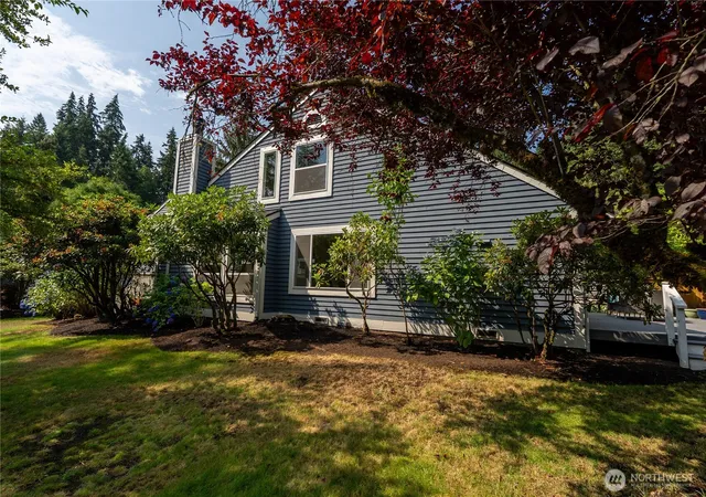 Photo 3 of Sale Pending at 11701 NE 105th Lane, Kirkland, WA 98033 | MLS# NWM2559253 | Listing updated on 2026-09-25