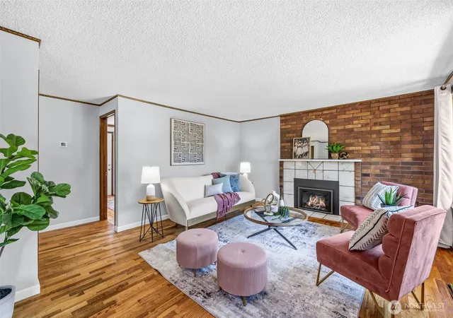 Photo 3 of Single family home for sale at 16613 19th Avenue Sw, Burien, WA 98166 | MLS# NWM2559256 | Listing updated on 2026-09-24