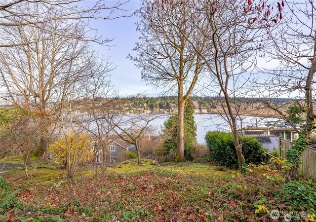 Photo 3 of Single family home for sale at 4442 95th Avenue NE, Bellevue, WA 98004 | MLS# NWM2559257 | Listing updated on 2026-09-23