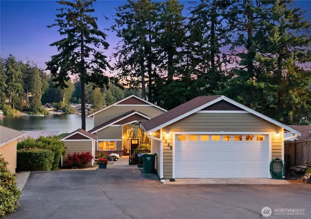 Photo 1 of Single family home for sale at 2529 S 304th Street, Federal Way, WA 98003 | MLS# NWM2559258 | Listing updated on 2026-09-19