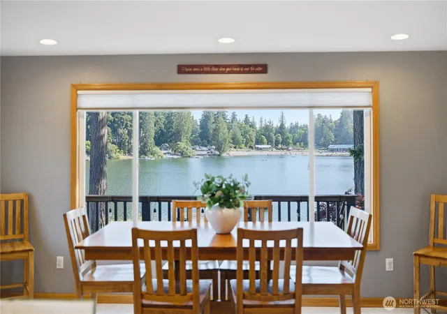 Photo 3 of Single family home for sale at 2529 S 304th Street, Federal Way, WA 98003 | MLS# NWM2559258 | Listing updated on 2026-09-19