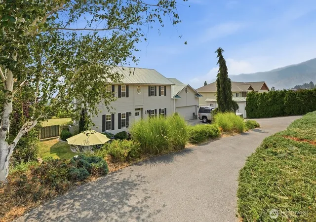 Photo 2 of Single family home for sale at 696 Green Ave, Manson, WA 98831 | MLS# NWM2559265 | Listing updated on 2026-09-23